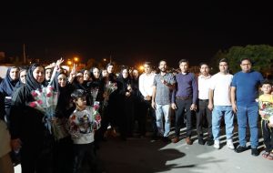 اهداء گل توسط ستاد های بانوان، جوانان و دانشجویان به مردم در حمایت از پزشکیان در یاسوج+عکس اهداء گل توسط ستاد های بانوان، جوانان و دانشجویان به مردم در حمایت از پزشکیان در یاسوج+عکس