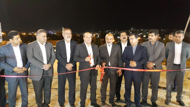 افتتاح دومین جشنواره فرهنگ اقوام زاگرس نشین(بلوط) در یاسوج /تقدیر ویژه معاون اقتصادی استاندار از مدیرعامل شرکت نمایشگاههای استان