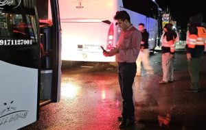 تشدید نظارت بر ناوگان عمومی باری و مسافری همزمان با فعالیت شبانهروزی راهداران در بارشهای زمستانی تشدید نظارت بر ناوگان عمومی باری و مسافری همزمان با فعالیت شبانهروزی راهداران در بارشهای زمستانی